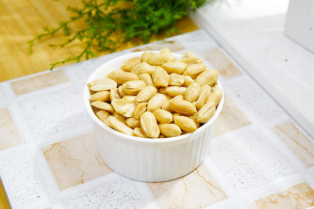 バターピーナッツが体に悪いと言われる理由を説明するイメージ画像｜カロリー・塩分・油脂