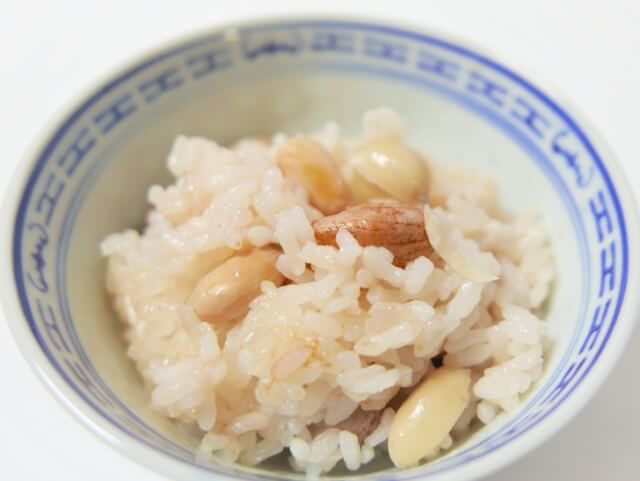 生落花生を使った落花生ごはんの調理イメージ