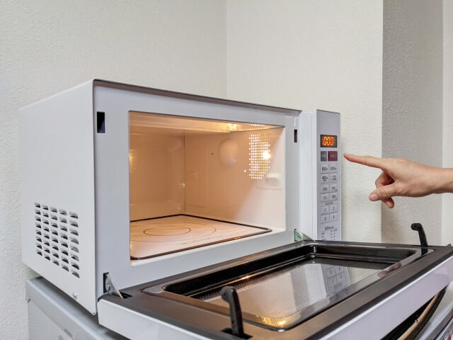 冷凍ゆで落花生を電子レンジで解凍するイメージ