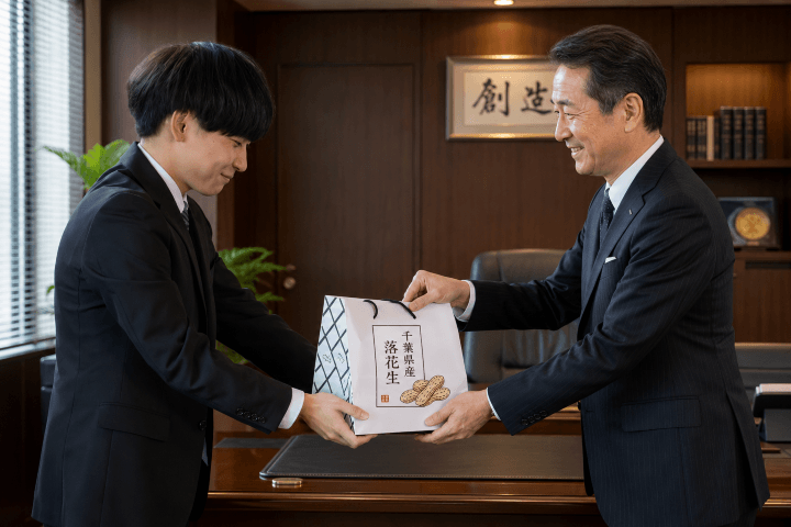 取引先の社長への手土産として選ばれている石井進商店の落花生ギフト