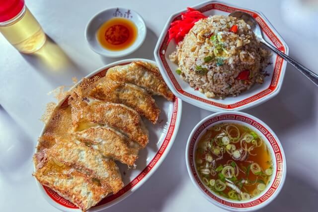 餃子とチャーハンのイメージ