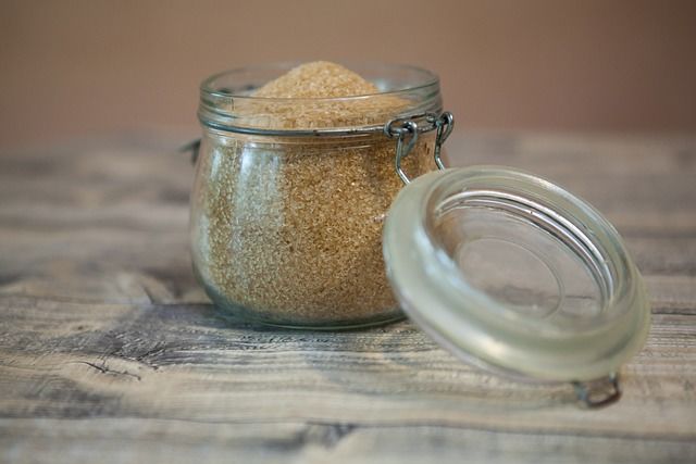 落花生に白い砂糖を絡めた昔ながらの落花糖